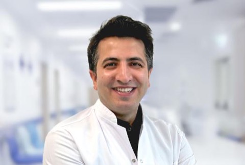 Surgeon Volkan Oğlin